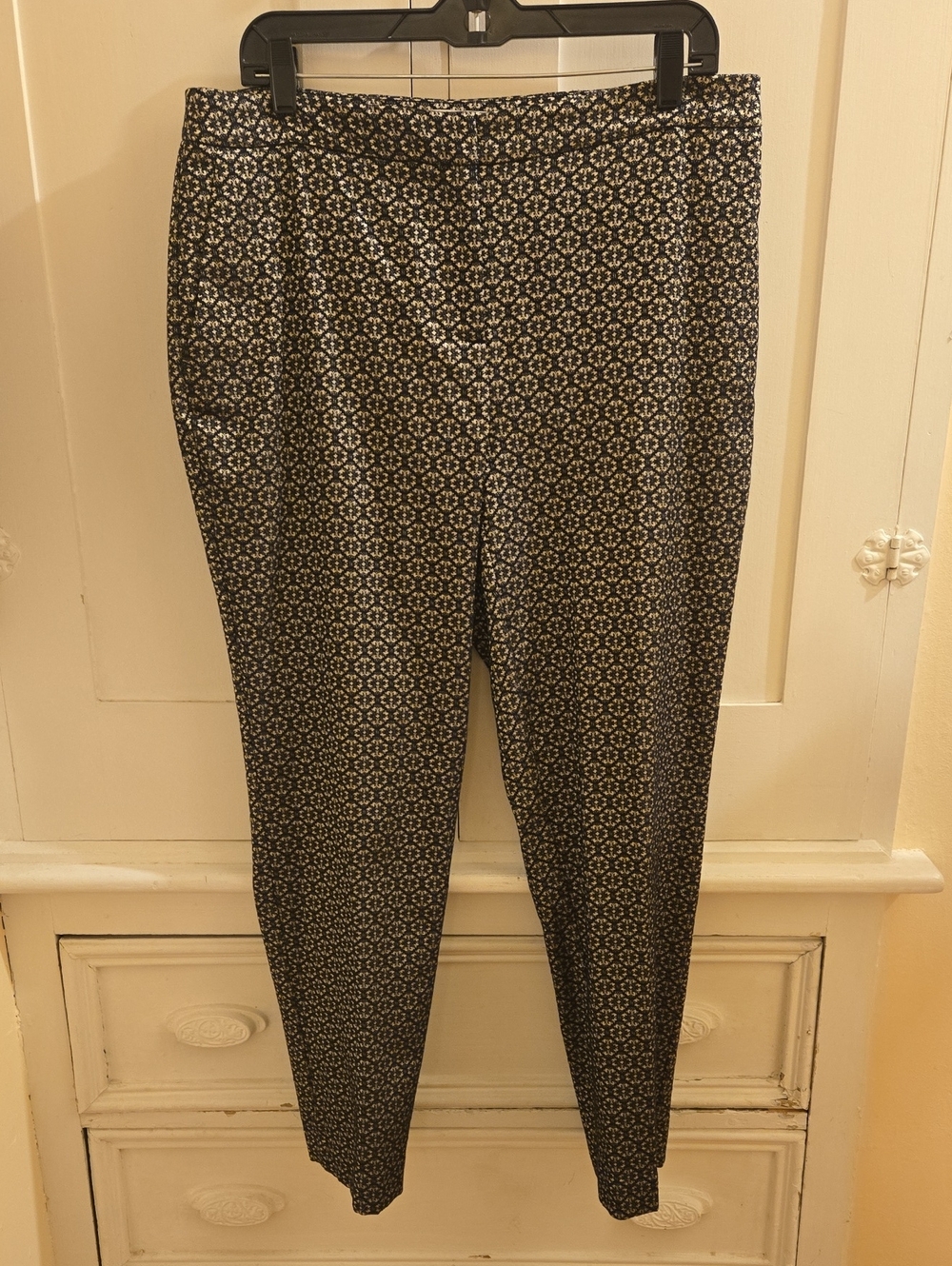 Chicos Beige And Black Woven Patterned Slacks Sz 1.5
